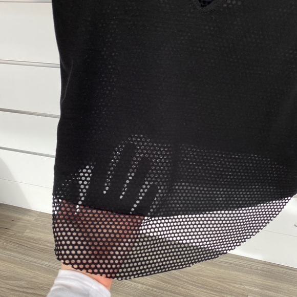 ❌ SOLD ❌Koral Double Layer Short Sleeve Tee NWT - Picture 4 of 7